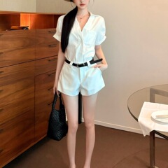 白色时尚边v领短袖衬衫女夏季度假风气质套装休闲阔腿短裤两件套