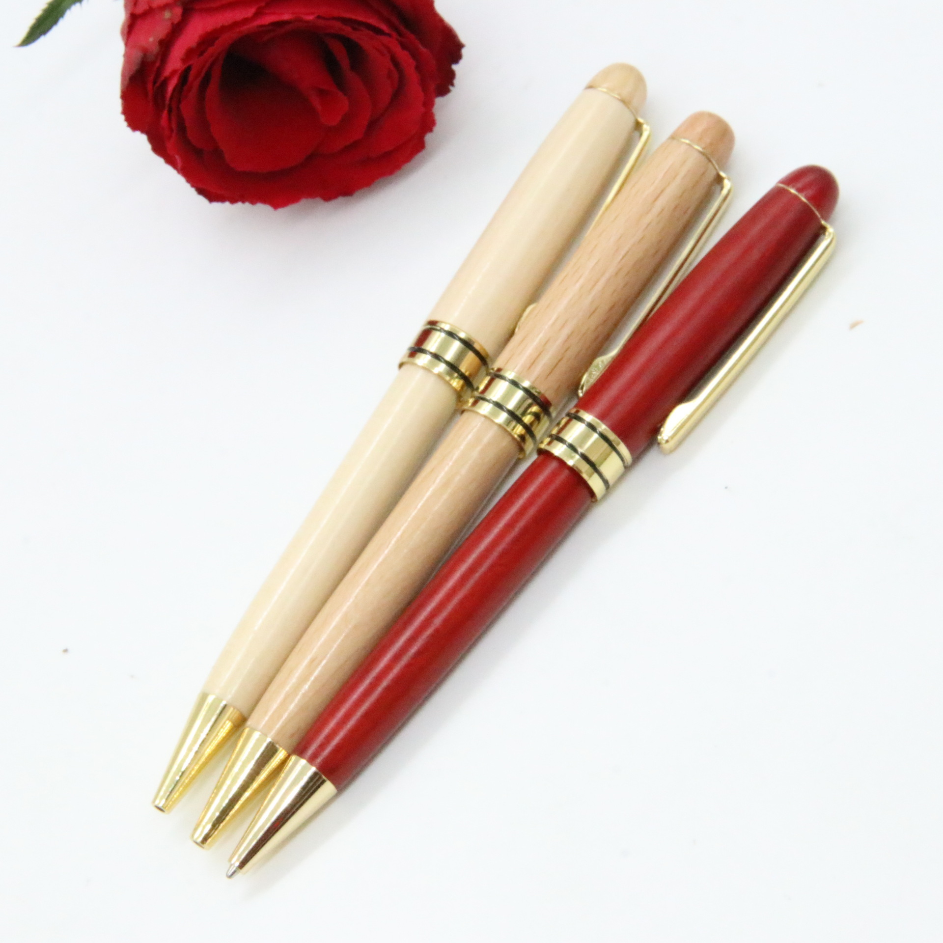 Bolígrafo pluma de bambú Rosewood metal recarga logotipo láser transfronterizo en stock publicidad regalo pluma Impresión logotipo