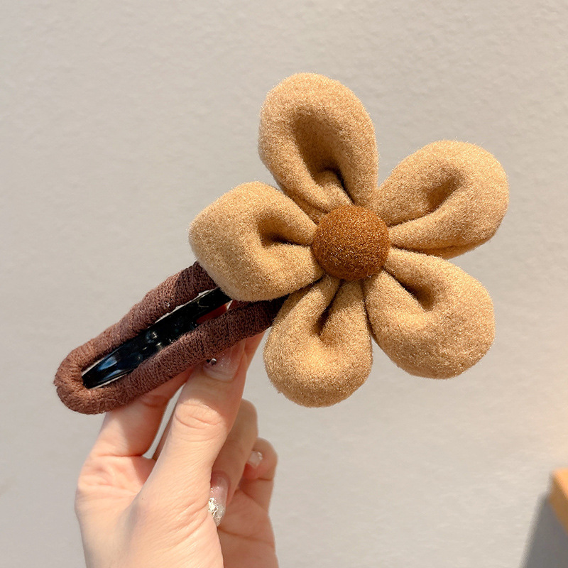 Pinzas para el pelo con forma de moño de felpa para otoño e invierno para mujer, pinzas versátiles tipo pico de pato para cabello grueso, lindas horquillas con forma de oso, accesorios para el cabello.