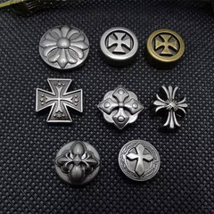 メーカー卸売荷物アクセサリー合金クロウハートリベットバックルレトロジーンズレザーアクセサリークロスバンプネイル