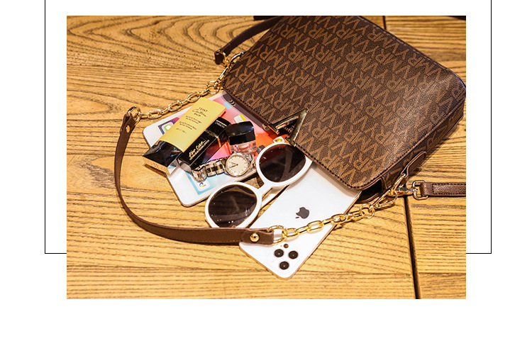 Telefono a conchiglia piccolo da donna a spalla singola, temperamento maturo, borsa a tracolla per madre di mezza età, autunno 2024_voghion.com