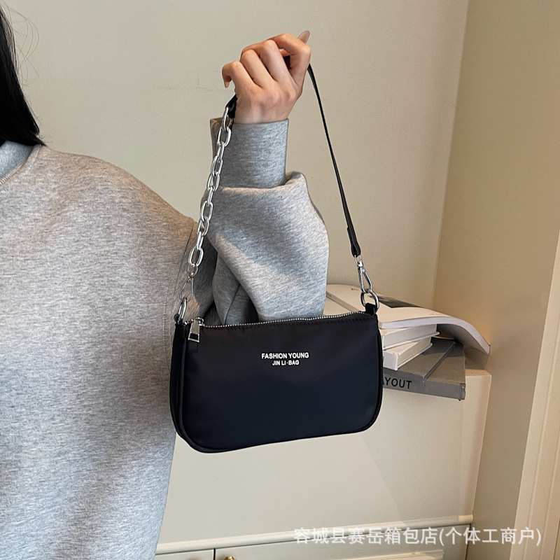 2025新款斜挎包牛津布腋下包麻将小方包女手机包潮流字母斜挎包包|undefined