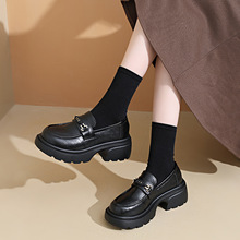 Ӣ���L��ɫСƤЬŮ2026�¿���߼��к�ט���Ь��ȹ�ӷ�ʽ��Ь