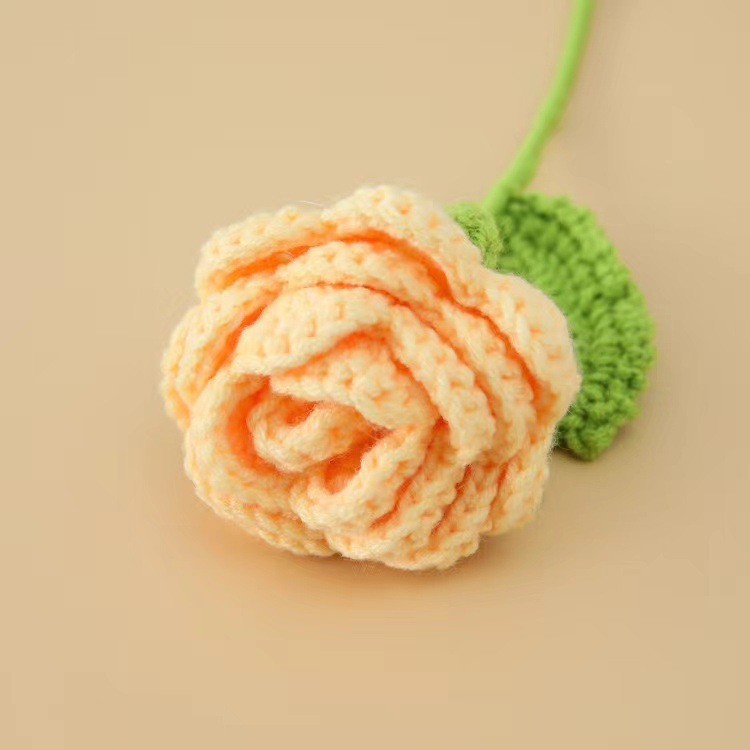 教師の日のプレゼントヒマワリの毛糸の花の手作りの毛糸のメリヤスは花の教師の日の花束の完成品をシミュレーションします。|undefined