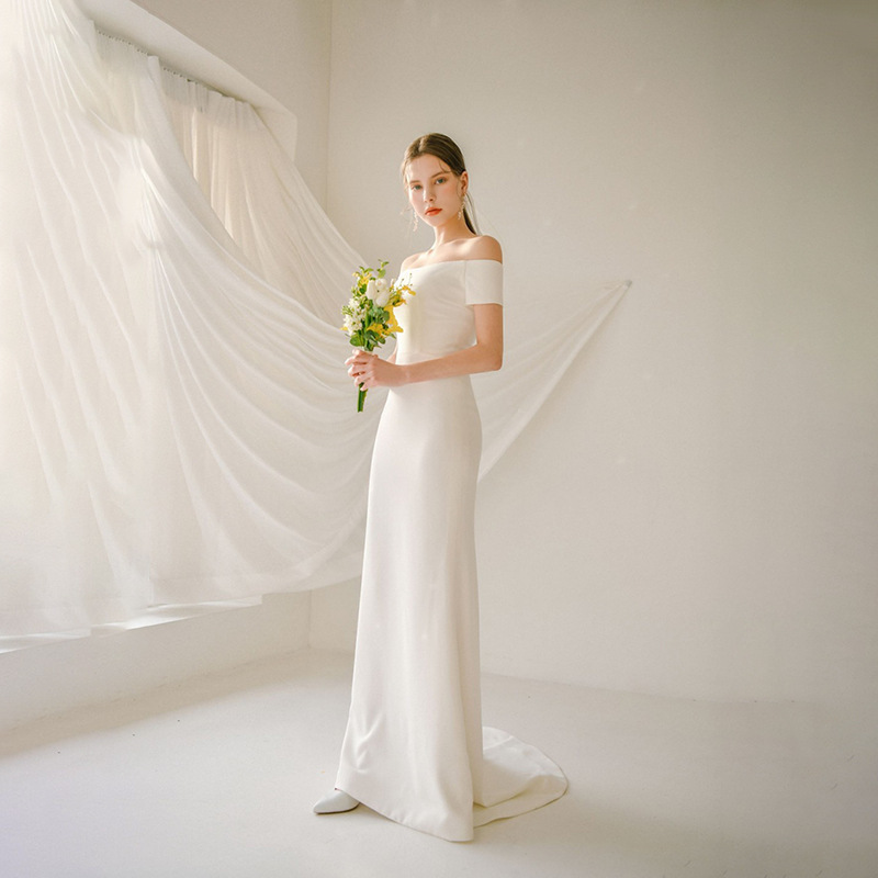 Cross-Border Wholesale French-Style Off-Shoulder Mermaid Light Wedding Dress 2026 New Spring Banquet Small Train Runway Performance Outfit