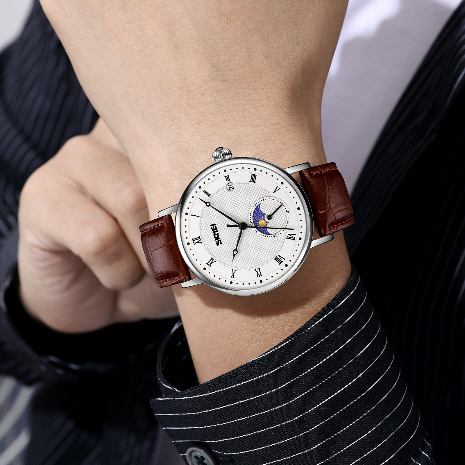 Momento de negocios de los Estados Unidos reloj de hombre correa calendario multifuncional fase lunar relojes de pulsera personalizados transfronterizos fábrica de fuente mayorista