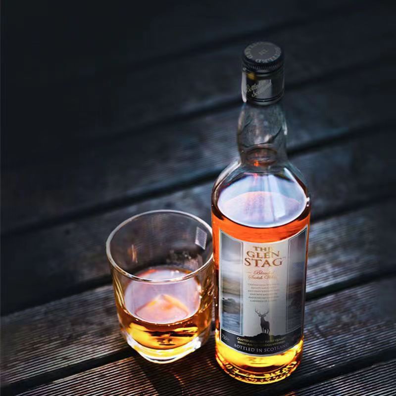 イギリスthe glen stagグランサゴスコッチ洋酒40度箱なし700ml