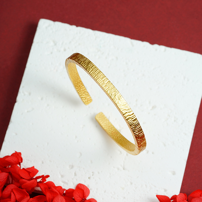Pulsera de oro de arena antigua de Vietnam, herencia de la marea nacional, patrón de árbol grabado, pulsera de círculo simple femenina, joyería que no se desvanece durante mucho tiempo