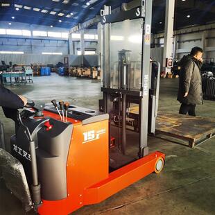 Longgong 1.5 Tons Electric Forward Stacker Hydraulic Lifting Station Driving Walking Loading and Handling Stacker