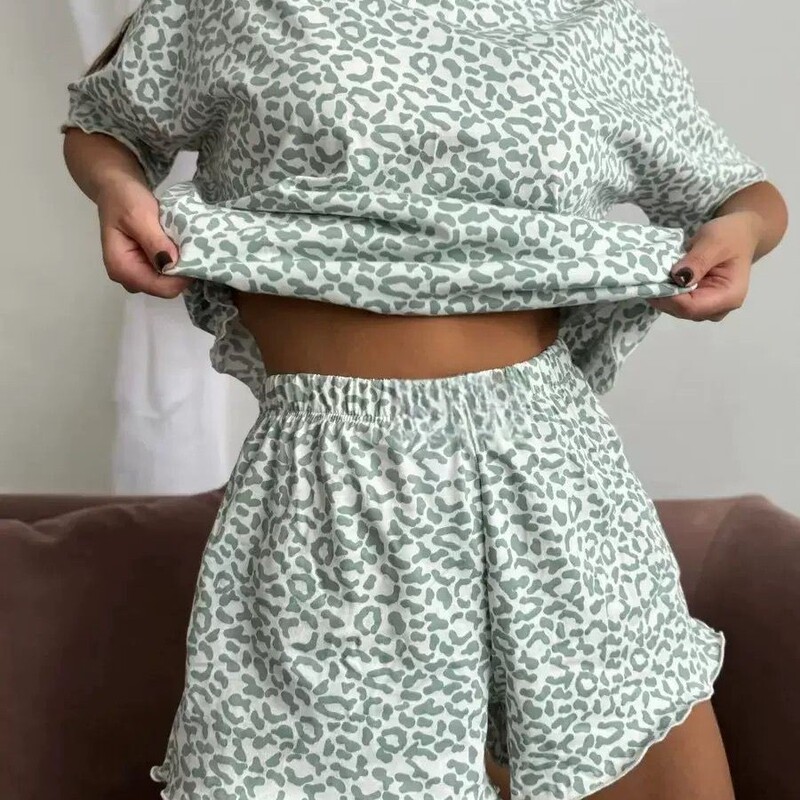 Cross-border new leopard print set, short-sleeved shorts, fashionable pajamas, European and American style, Russian print, for women, summer loungewear Cross-border new leopard print set, short-sleeved shorts, fashionable pajamas, European and American style, Russian print, for women, summer loungewear