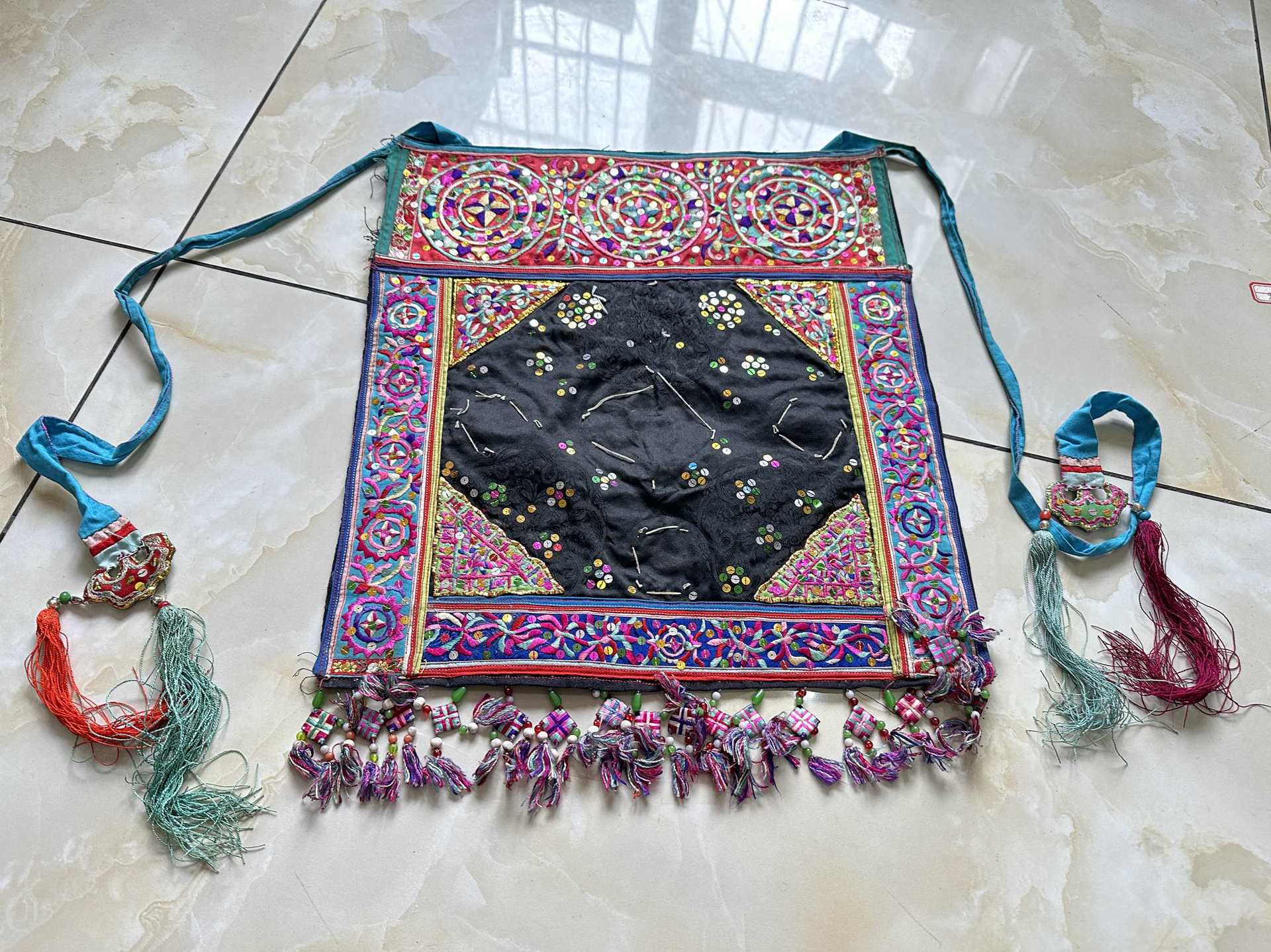 贵州老绣品手工刺绣侗族围腰老物件收藏品装饰民族风4垒德株