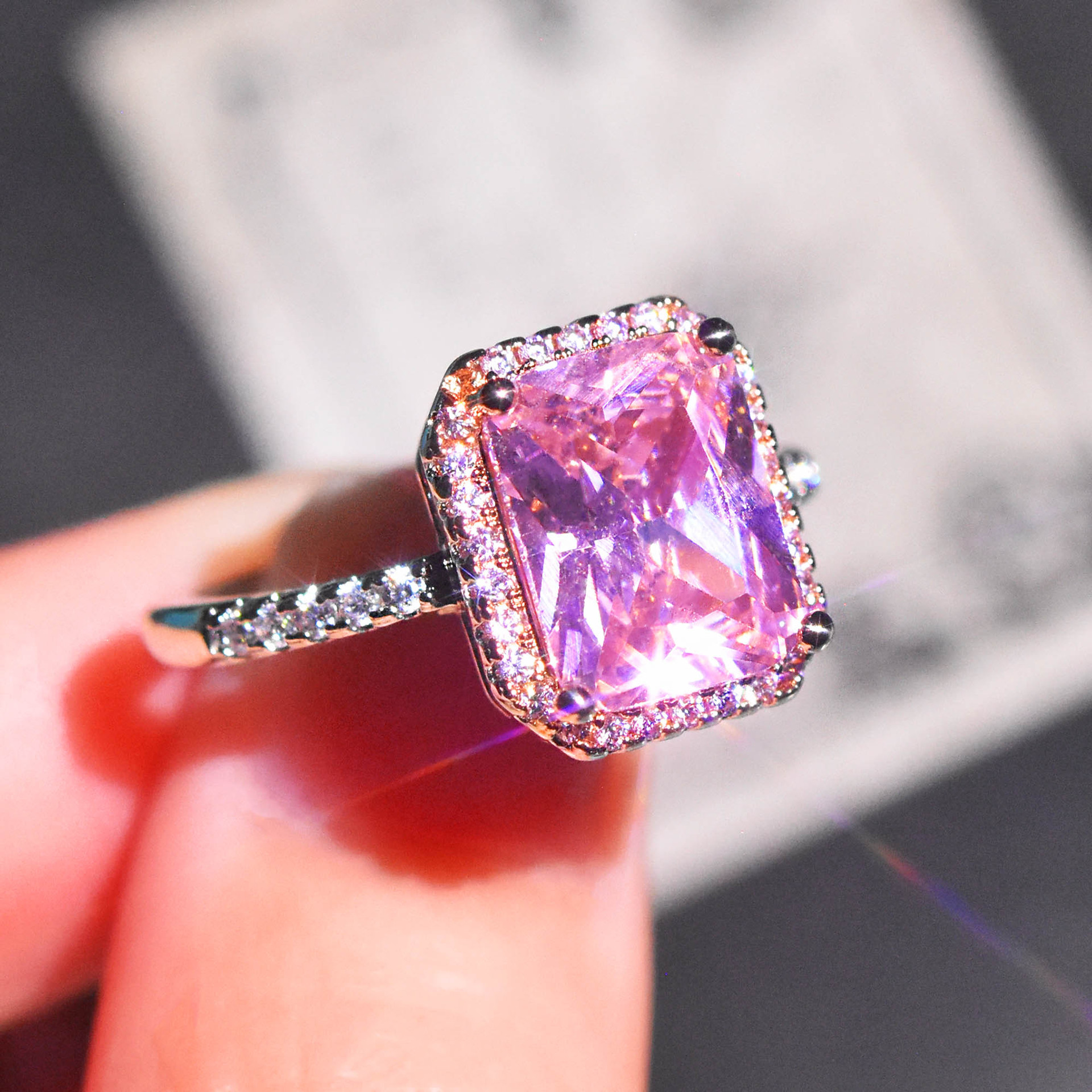 New European and American luxury inlaid yellow diamond two-color copper ring