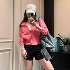 Lu家の夏の女性の純色の日焼け止め服の夏のスリムな通気性の日焼け止めの女性の薄いコートの日焼け止めの服