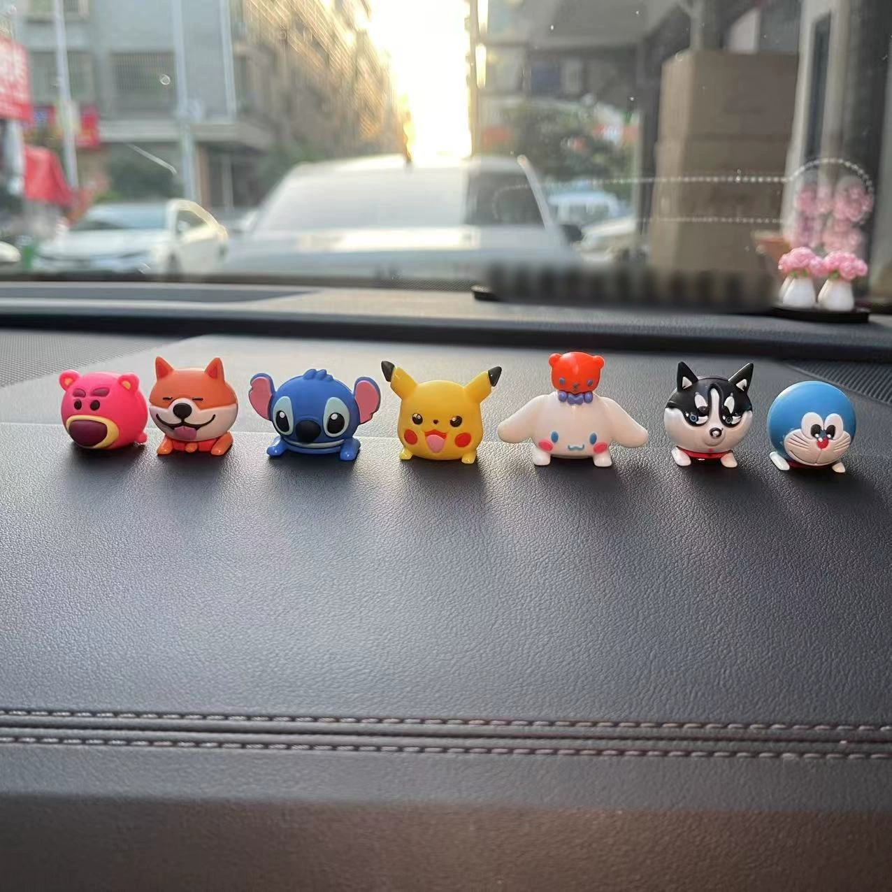 Слепая коробка Xiaoxin, мультяшная кукла, сжимание и снятие напряжения, милый и забавный автомобильный центральный контроль, настольный орнамент, подарок