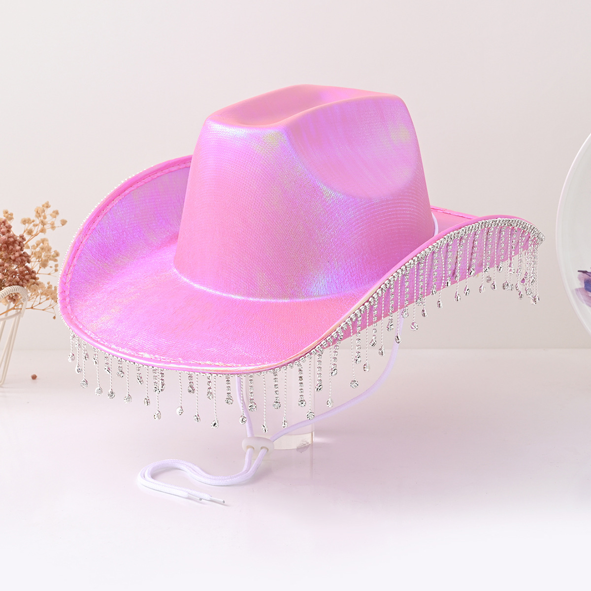 Chapéu de cowboy feminino estilo western, elegante, com franjas brilhantes de strass e aba larga. Chapéu popular e reluzente._voghion.com