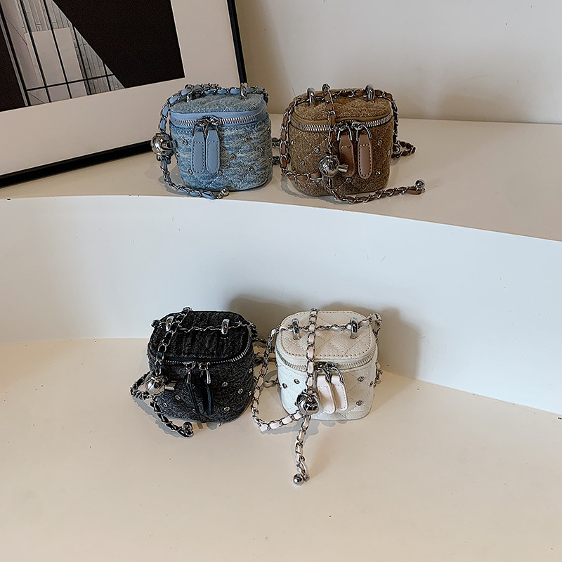 Bolsas de hombro de moda para niños y niñas con remaches 2025 bolsas de cadena de comercio exterior nuevas bolsas de niños mini bolsas de caja de niños