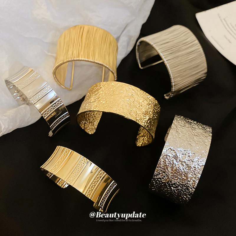 Cold style simple metal check bracelet Europe and the United States cross-border new bracelet niche fashion high-end jewelry wholesale