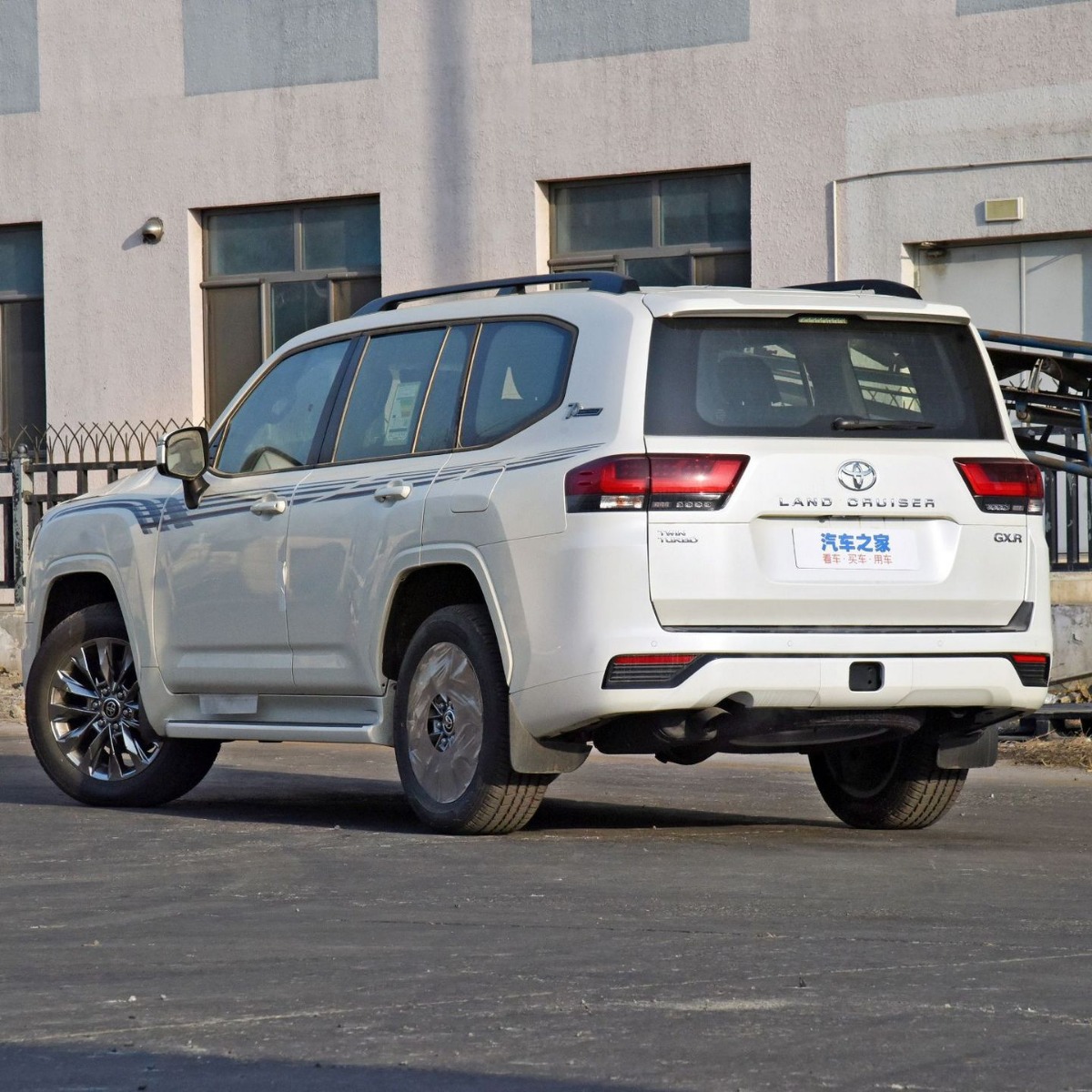 Aplicable a Land Cruiser LC300 2022 - 2025 para la instalación sin perforación de la fábrica de ventas transfronterizas