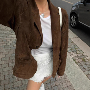 �羳Ů�b�ﶬ�¿�I��Ƥ�q��~�ەr�Џ͹����b�A������