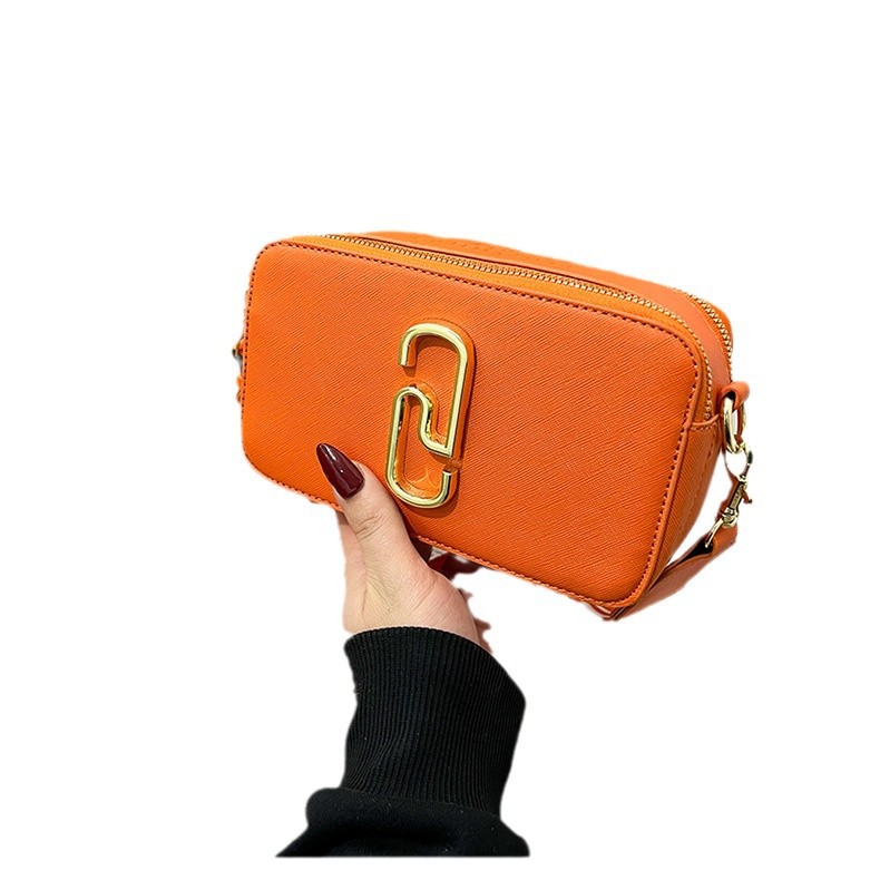 Comercio exterior transfronterizo 2025 nuevo bolso de cámara de moda simple y versátil europeo y americano, bolso de mensajero de diseño de nicho de tendencia