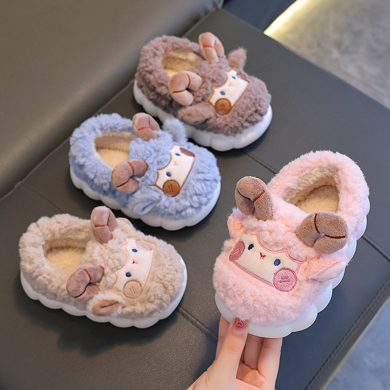 Zapatillas de algodón para niños de invierno para niños y niñas 2024 nuevos zapatos de algodón cálidos y peludos para niños grandes y medianos