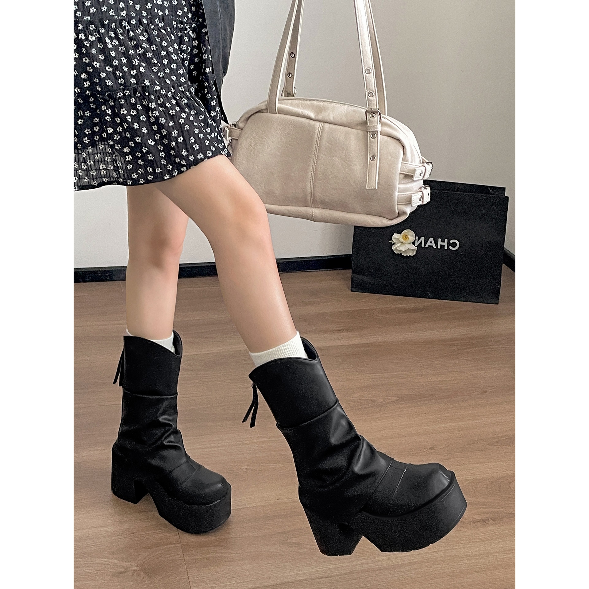 Black autumn boots English style platform heels