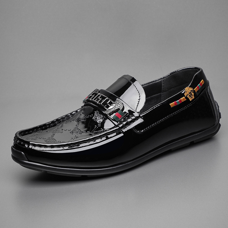 Nuevos zapatos de guisantes de los hombres de piel de vaca de la capa superior zapatos casuales de charol zapatos de cuero genuino de los hombres de moda zapatos de cuero de los hombres europeos de moda