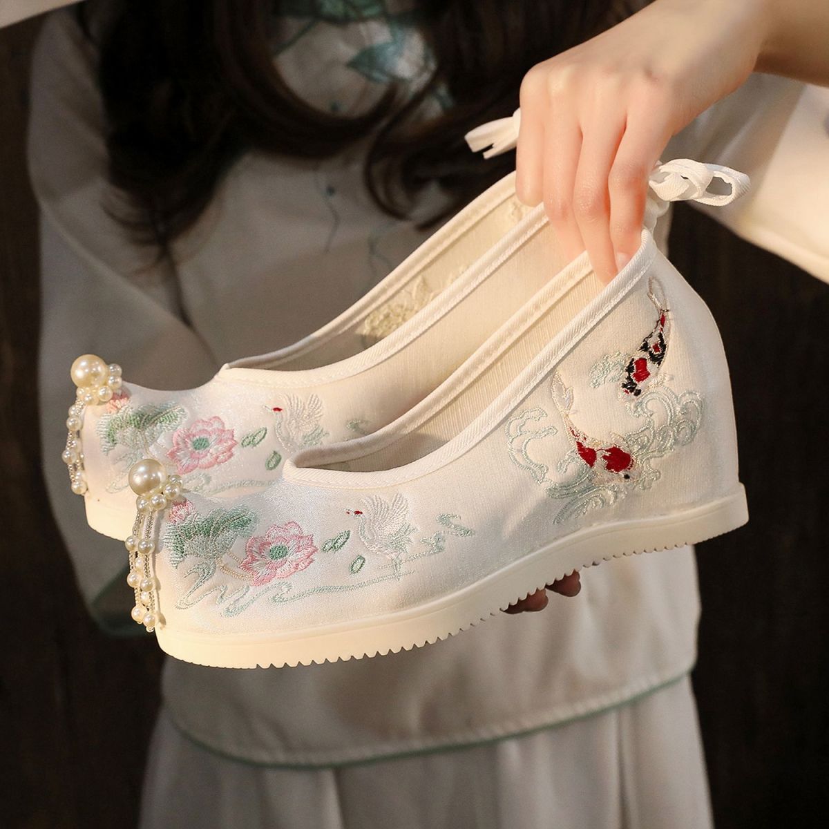 연꽃 (6.6cm) 떨어지는 구슬 화이트