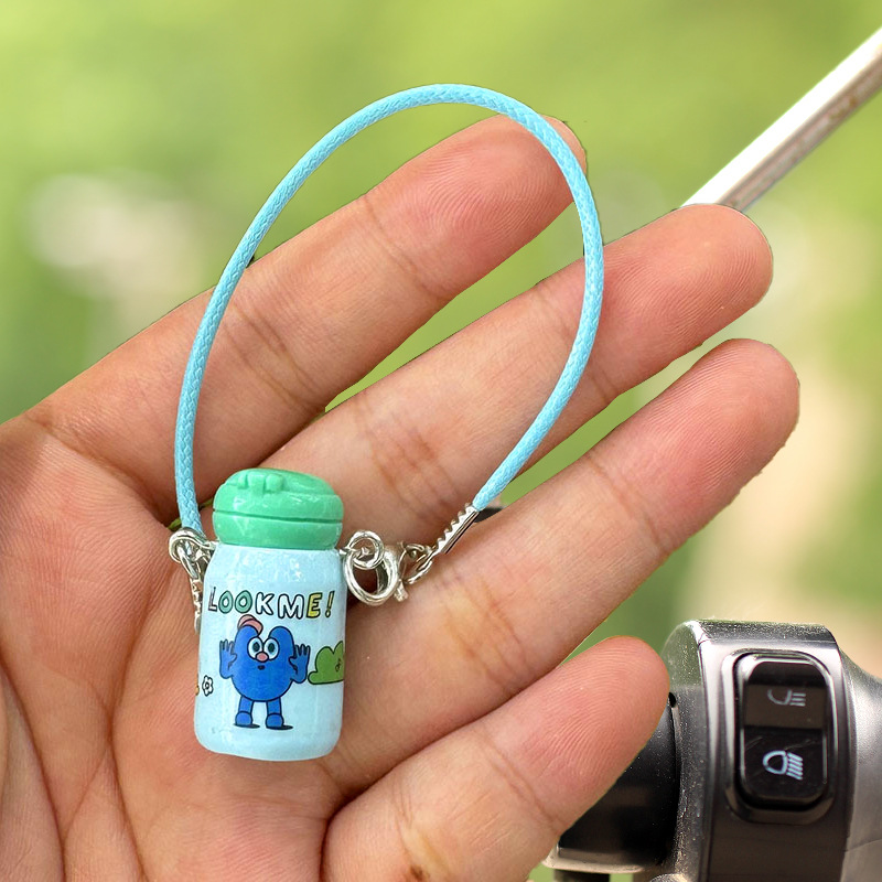 Mini botella de agua termo colgante lindo pequeño biberón accesorios de muñeca diy accesorios de taza de agua al por mayor dibujos animados