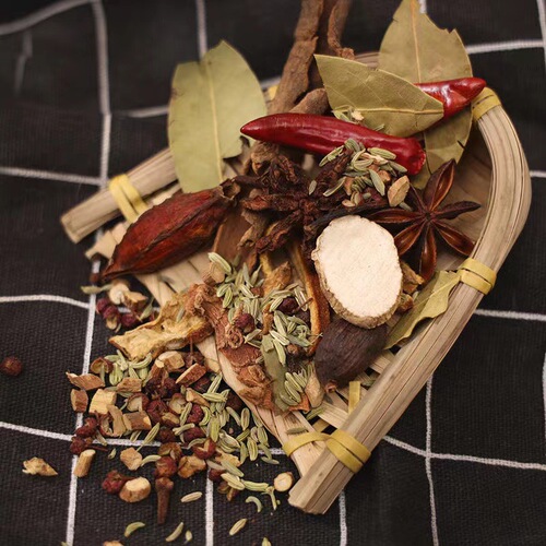 Spice packets wholesale, braising seasonings, cooking flavoring, kitchen seasonings, braised meat seasonings, household meat flavoring, versatile for all meat.