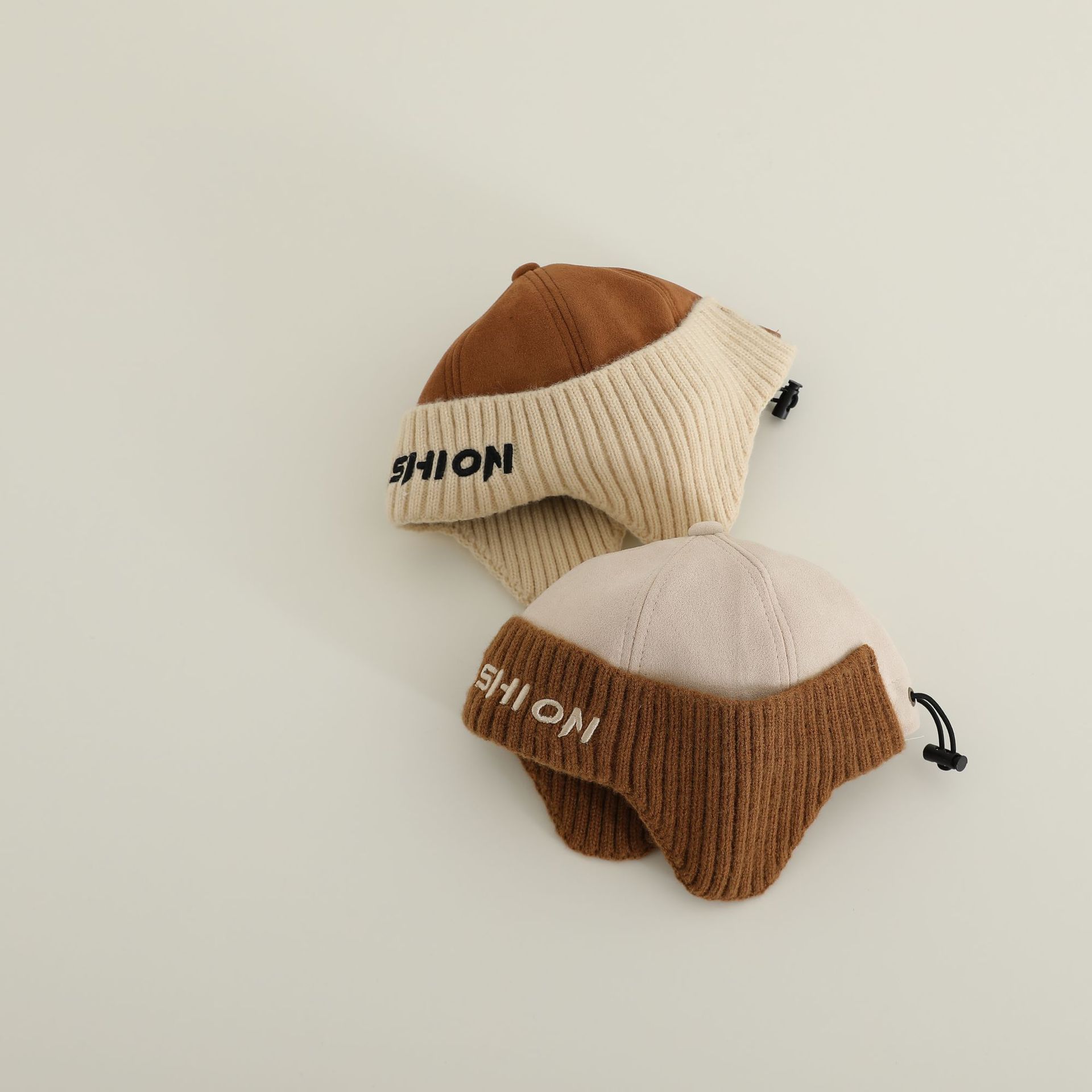 Sombreros infantiles otoño-invierno letras bordadas orejas sombreros para bebés de otoño lindo super lindo sombrero de punto extranjero