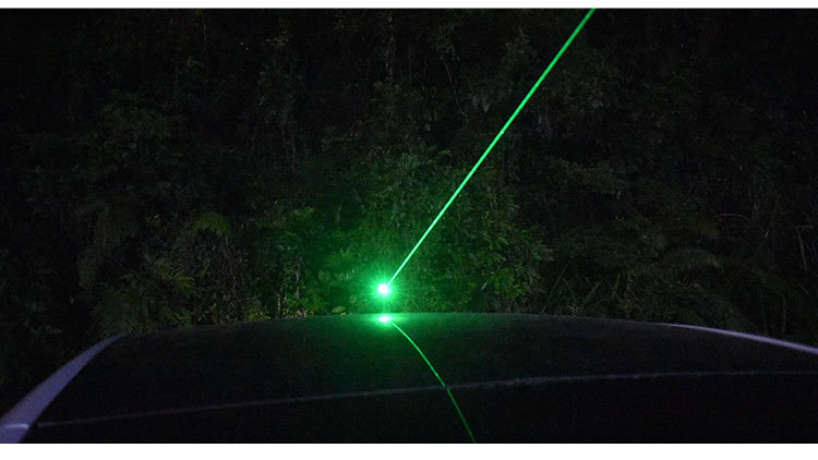 Vehicle-Mounted Remote Pilot Light, Car Laser Cannon, Solar Anti-Rear Collision, High-Speed Help, Anti-Fatigue Flash Warning Light