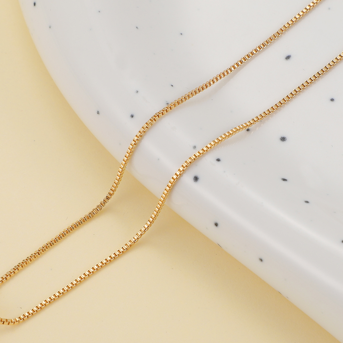 hot selling 26 English letter necklace creative simple box chain English letter pendant clavicle chain_voghion.com