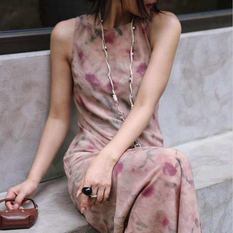 Popular Style: Silk Bias-Cut Long Dress with a Soft Light Pink Base Color and a Romantic Floral Pattern, Shenzhen Nanshan