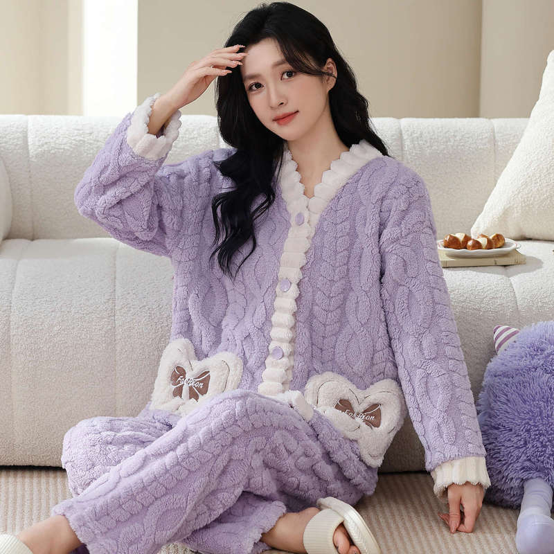 【Carefully Selected】 Women's Winter Pajamas with Extra Fleece, Thickened Coral Fleece, Warm Purple High-End Cardigan Long-Sleeve Loungewear