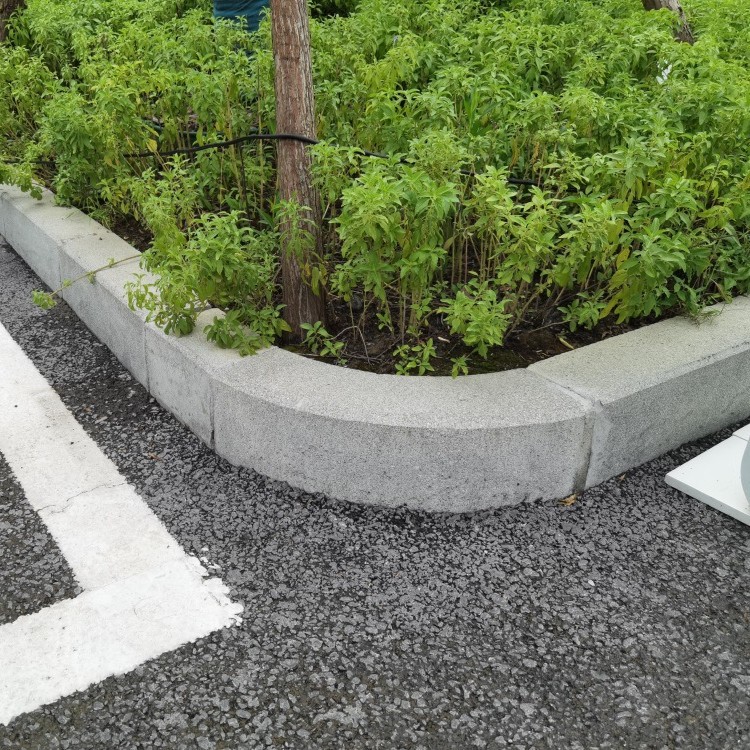 水泥PC砖仿芝麻灰PC侧石预制混凝土路牙圆弧段600*150*200