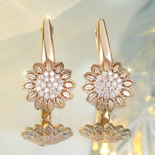 Tiktok Same Style Imitation Champagne Gold Round White Diamond Flower Earrings for Women Elegant Design Retro Versatile Jewelry