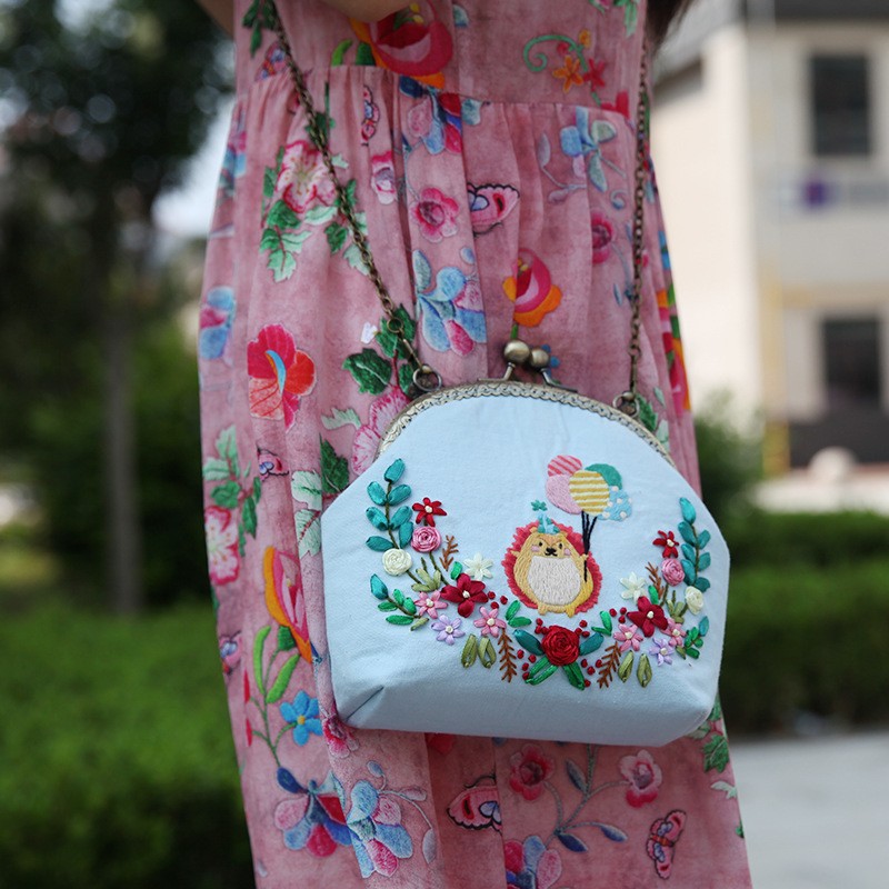 Nueva boca Bolsa de Oro bordado europeo bolsa de material bordado hecho a mano bordado DIY cinta bordado Lu bordado hecho a mano crossbody bolsa de tela