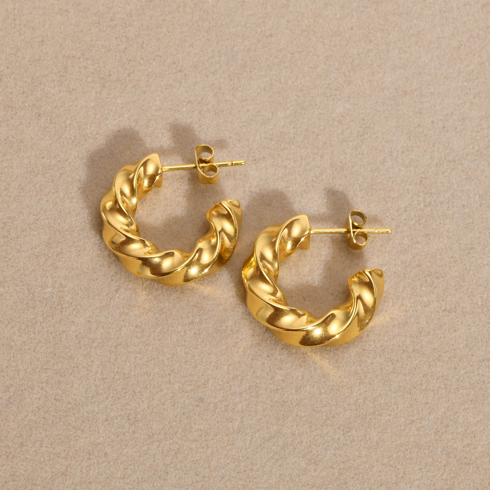 1 Pair Retro C Shape Plating 201 Stainless Steel Gold Plated Ear Studs display picture 3