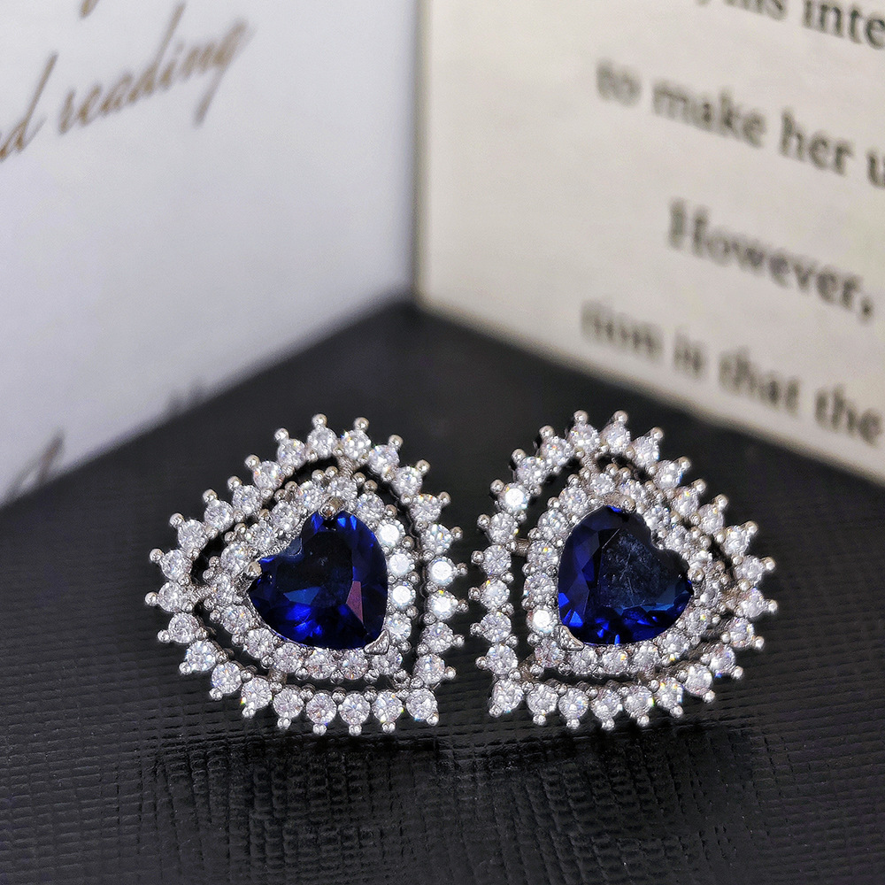 6g Weight Copper Ear Needle Material Zircon Inlay Material Ear Studs Classification 1 Pair Quantity Daily Occasion Copper Material Heart Shape Pattern Women's Gender Inlay Design Elegant, Shiny Style 1 Pair Elegant Shiny Heart Shape Inlay Copper Zircon Ear Studs 2