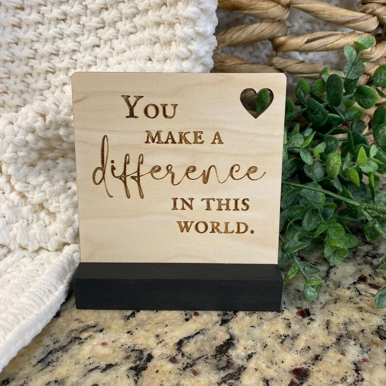 实木标语桌牌榉木台卡亚克力台卡a4桌面台牌台签立牌价签牌木质餐