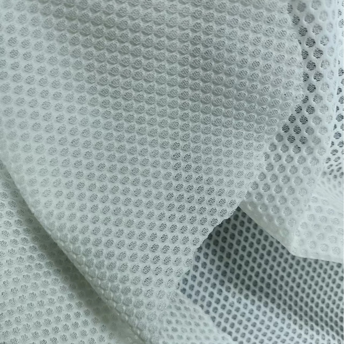 135克/190克涤泡泡 泡泡布 经编蜂窝布 经编孔布 经编弹力网布