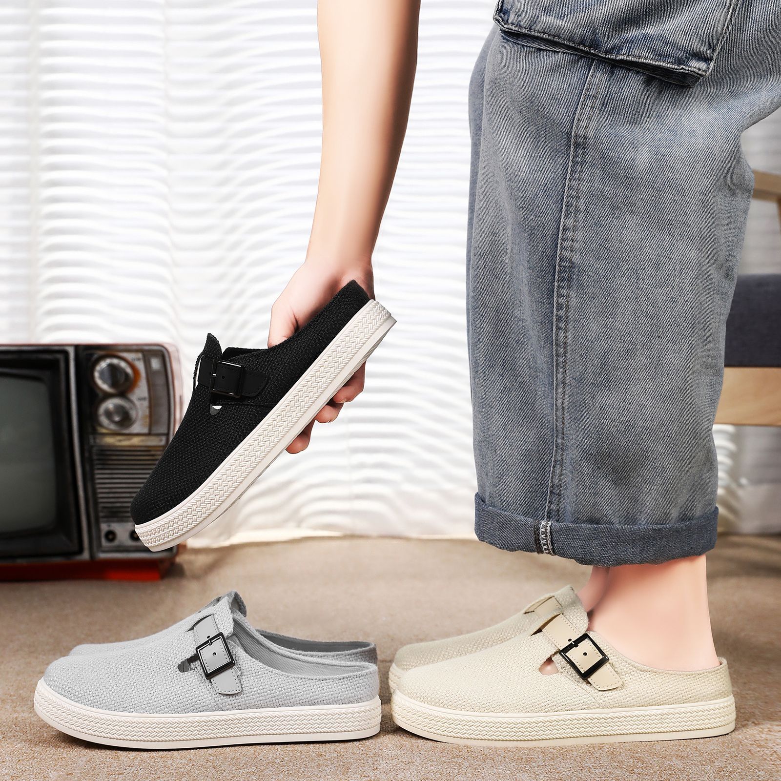 Zapatos para hombre, nuevas zapatillas transpirables de primavera, ligeras, sencillas, informales, sin cordones, cómodas, de media caña, con suela blanda, versátiles.