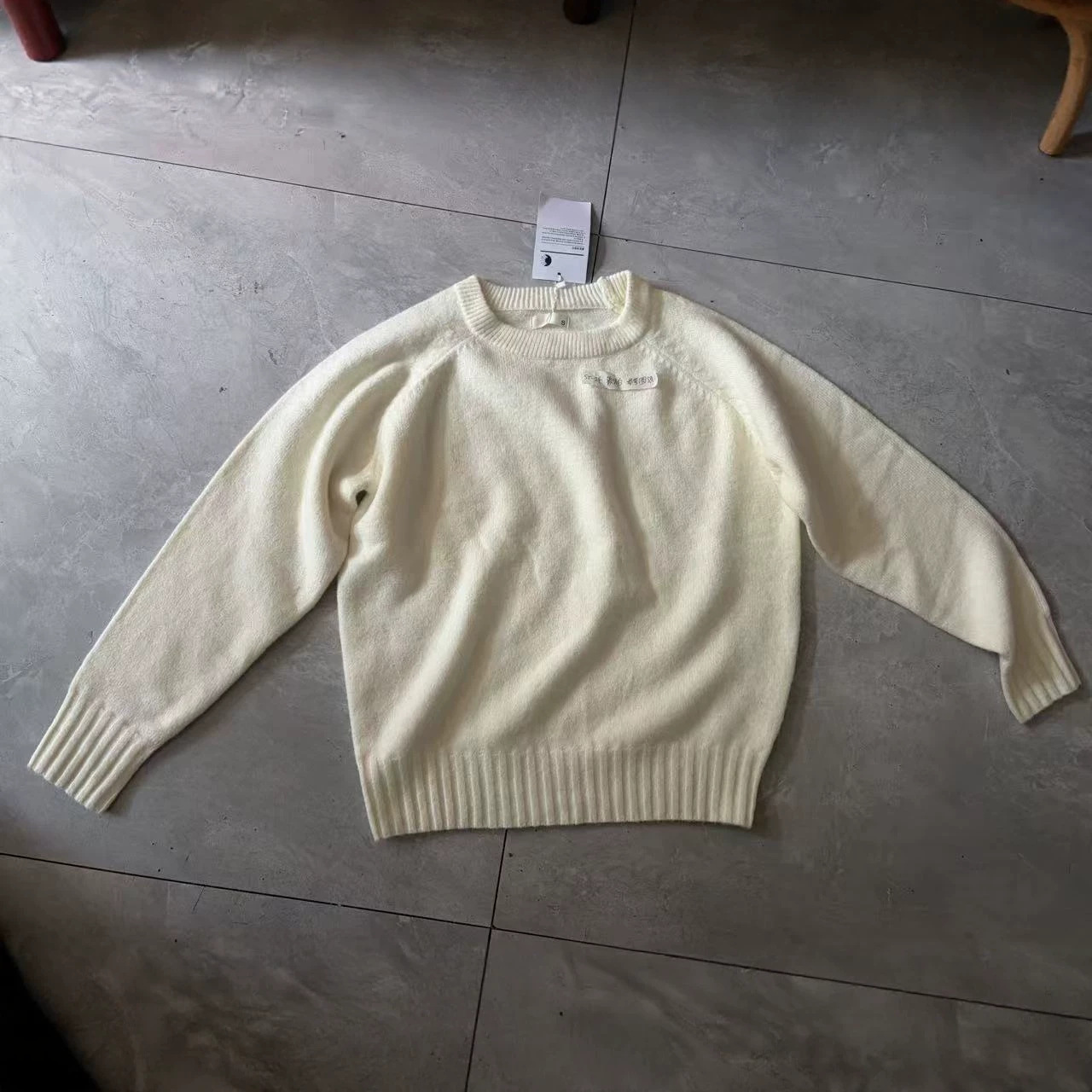 Custom V-neck raglan sleeve knit sweater