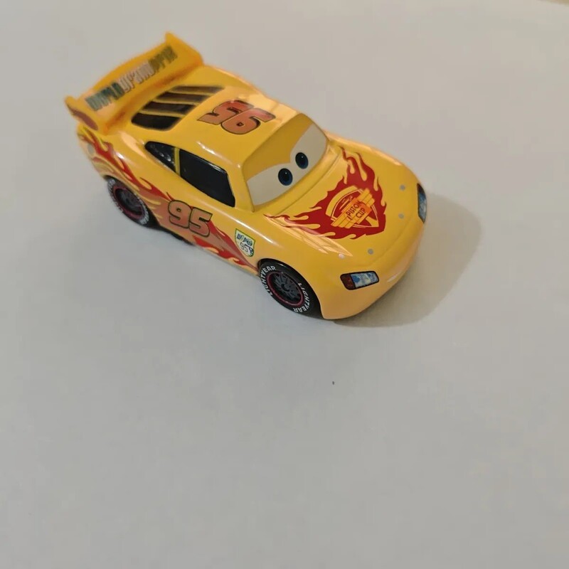 Cars Cars Commemorative Edition White Yellow Mcqueen Alloy Children's Toy Racing Car Second Generation Yellow