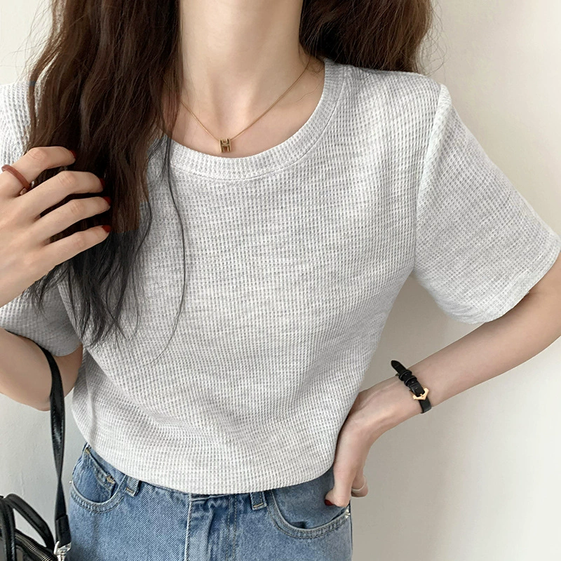 2022, новый дизайн, нишевая белая свободная футболка, модный женский топ с половиной рукавов, летний
