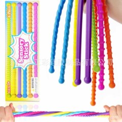 クロスボーダーの新商品子供の感覚棒の楽しみの減圧のおもちゃ、木目の解凍のおもちゃはねじっておもちゃを引っ張ることができます。