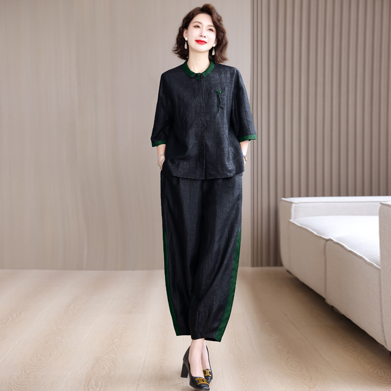 High-Quality, Age-Reducing, Stylish Summer New Style for Middle-Aged Moms, Improved Cheongsam with Retro Button Design, Fashionable Slim-Fit Set