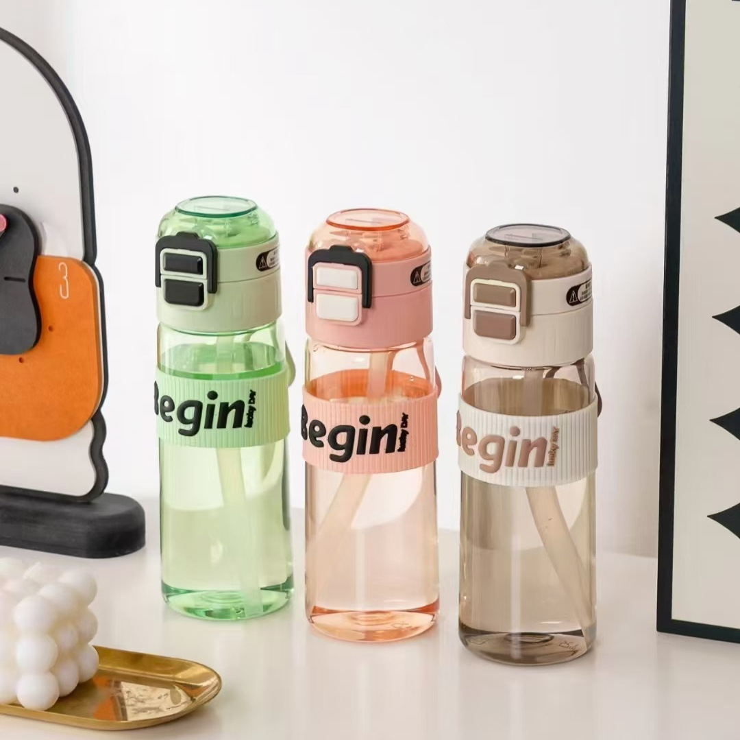 Tazas de plástico de doble bebida portátiles de estudiantes Tazas de agua resistentes a altas temperaturas Tazas de paja de bebida directa Tazas de agua deportivas de niñas