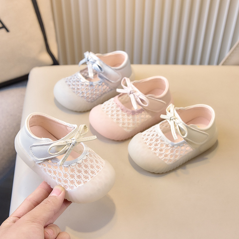 Zapatos para bebés niñas sandalias de princesa 2026 nuevo primavera y verano hueco antipatas transpirables zapatos para niños dulces